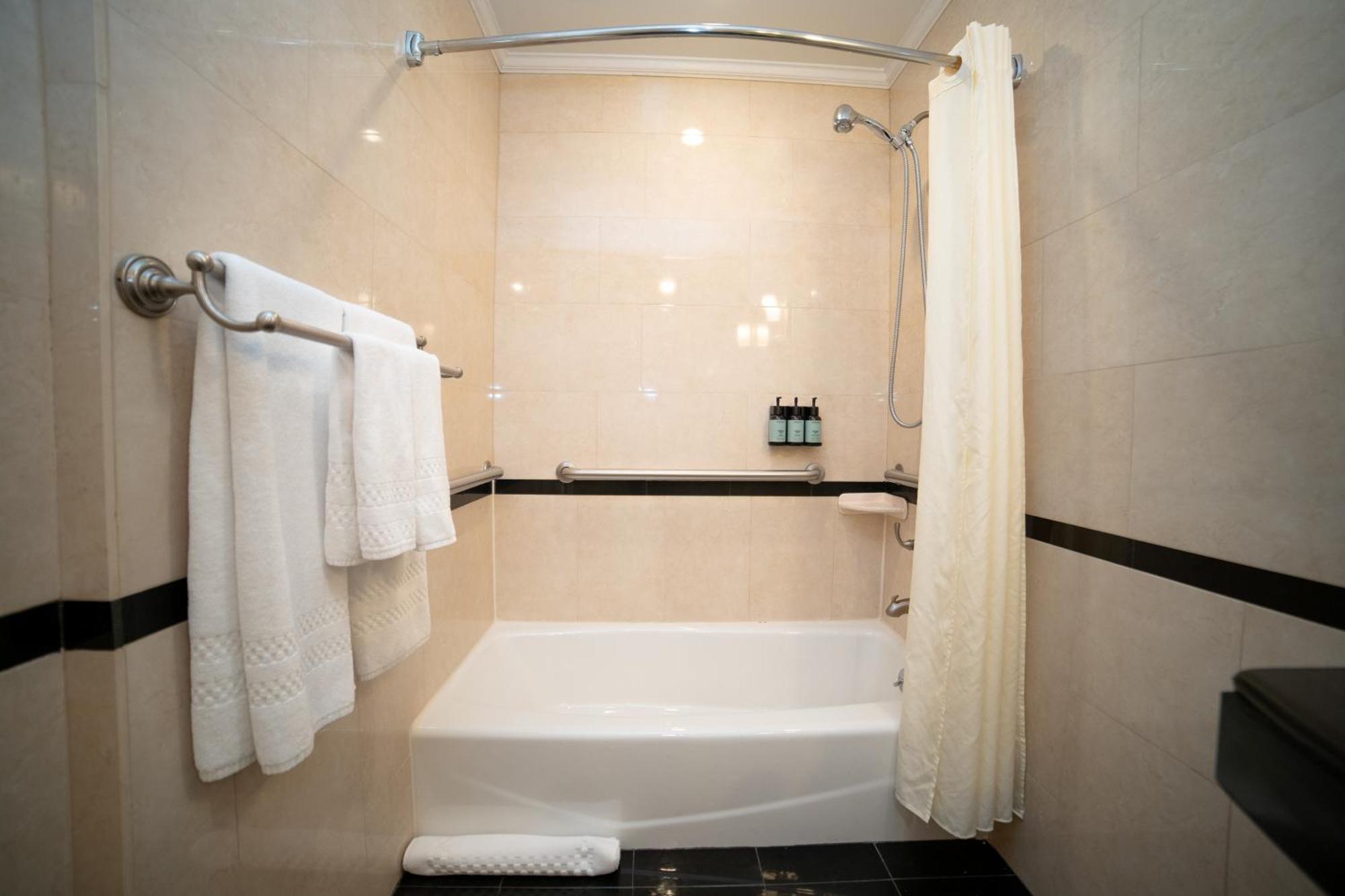 Hotel Stanford 3*